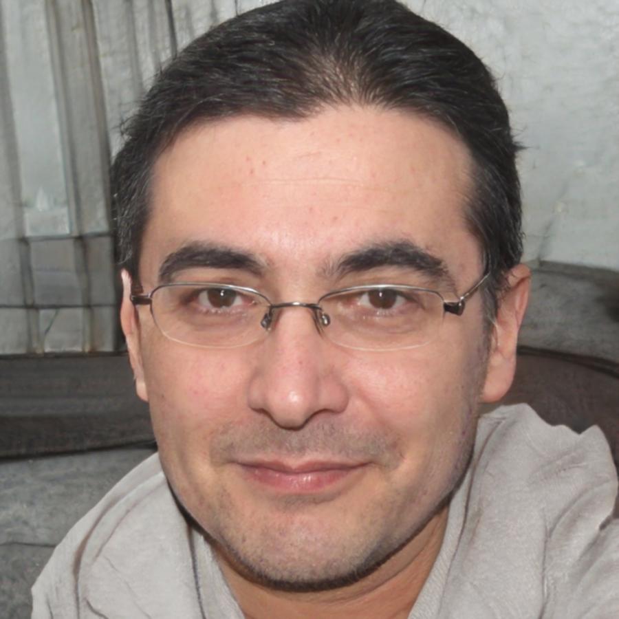 Ritratto professionale di Marco Stellini, consulente senior styling